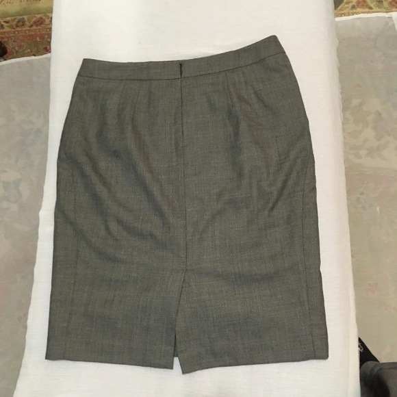 Ann Taylor size 10 lined skirt - Picture 2 of 4